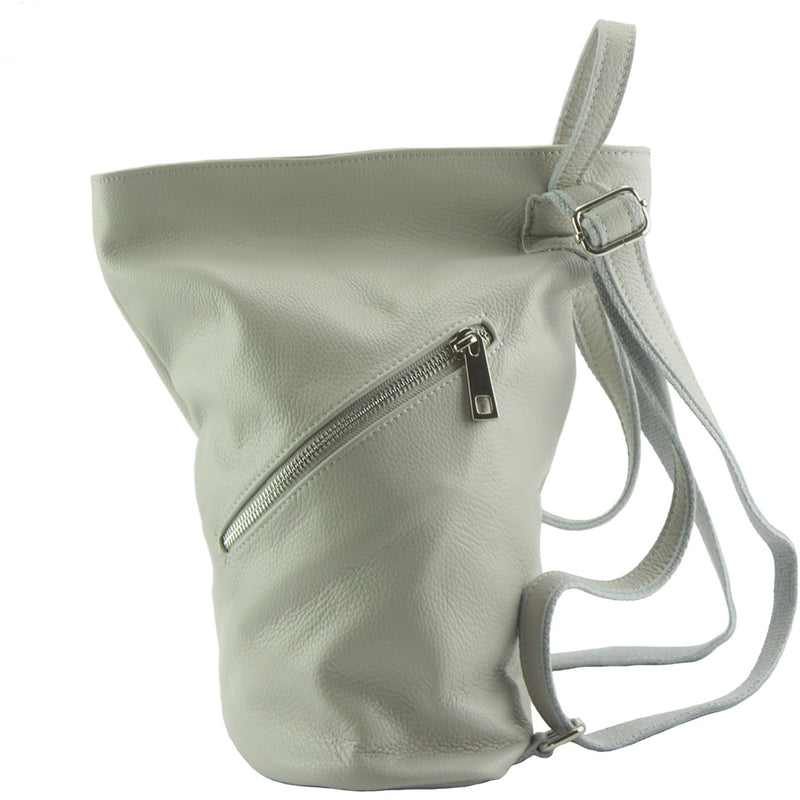 Clapton Backpack in Supple small-grained leather-11