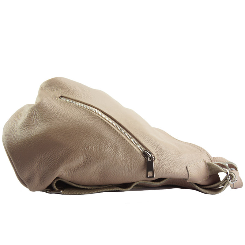 Clapton Backpack in Supple small-grained leather-17